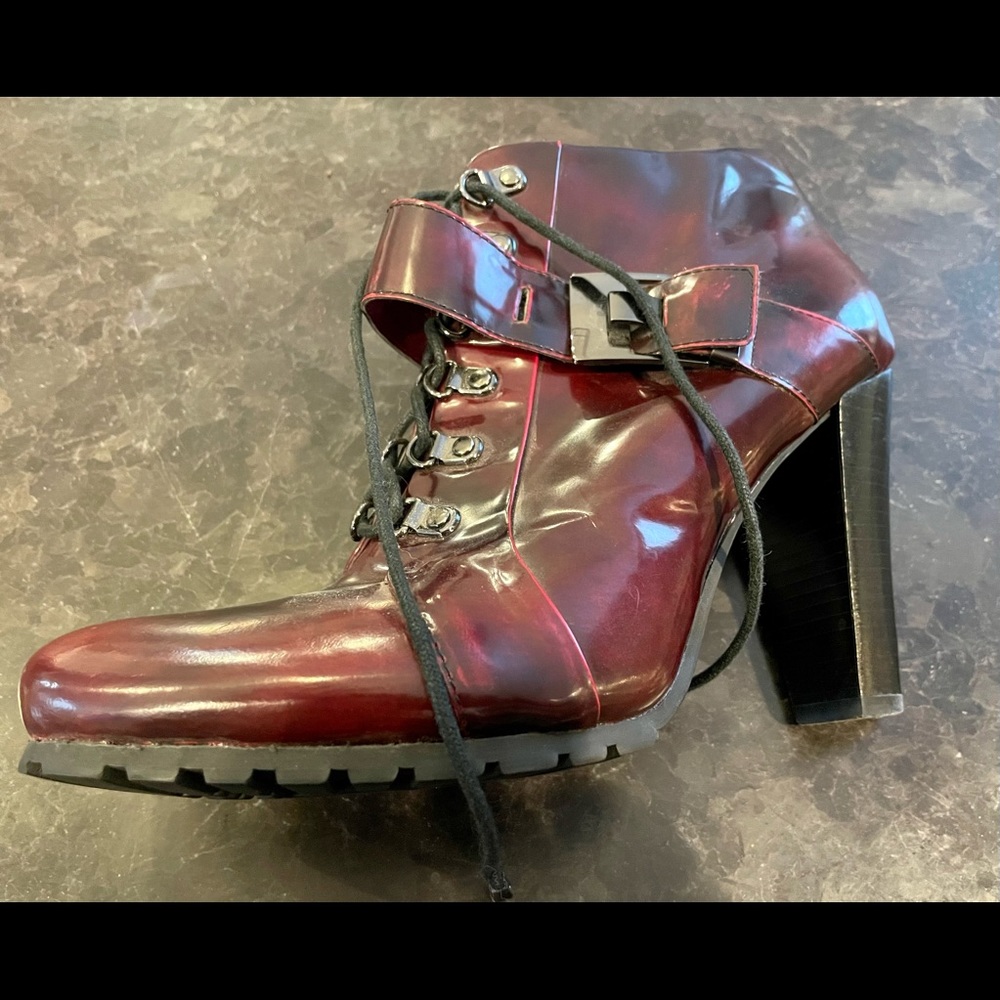 Vintage Vince Camuto booties. Worn once.